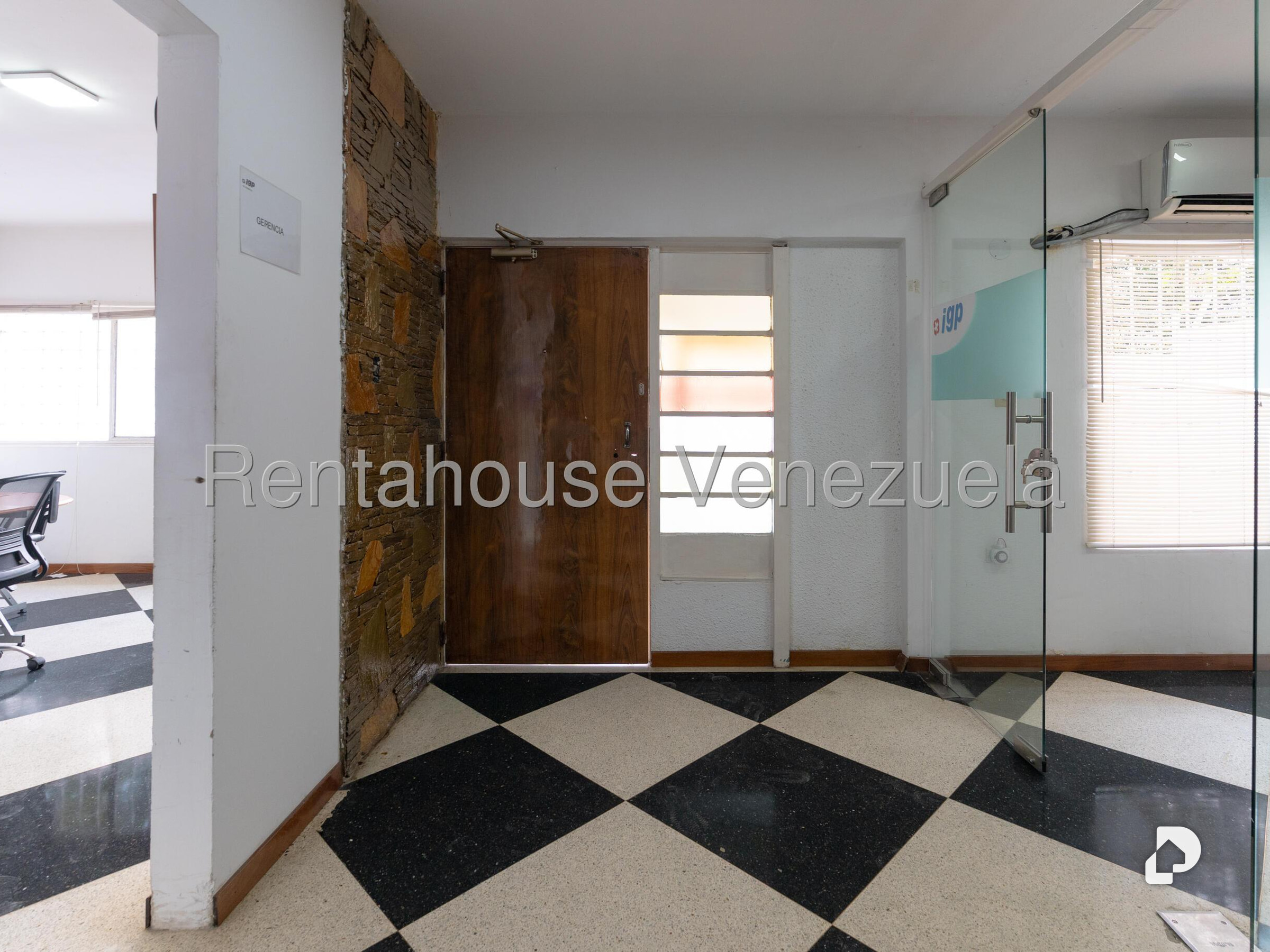 Local comercial en Chuao, Caracas – 26