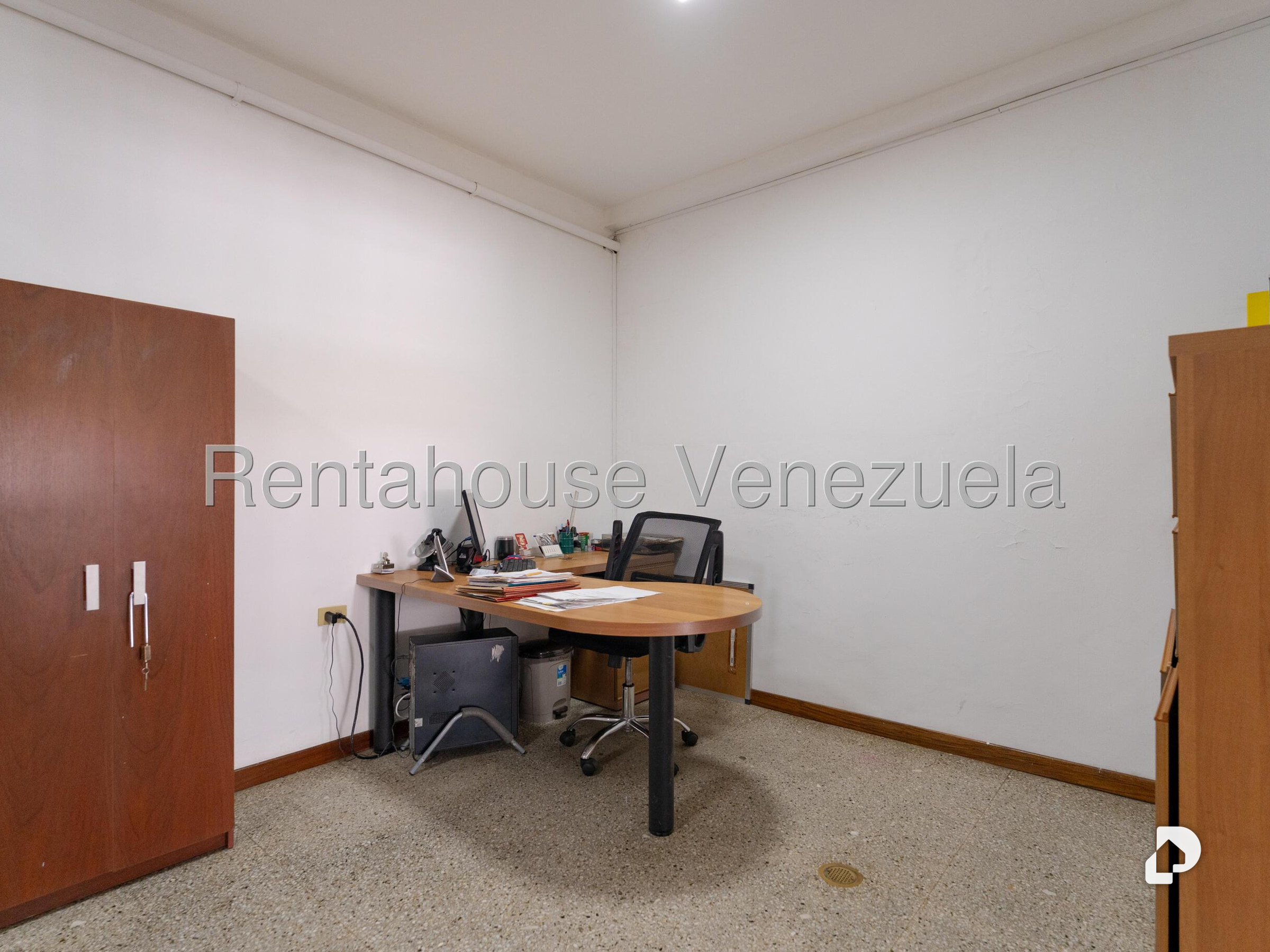 Local comercial en Chuao, Caracas – 13