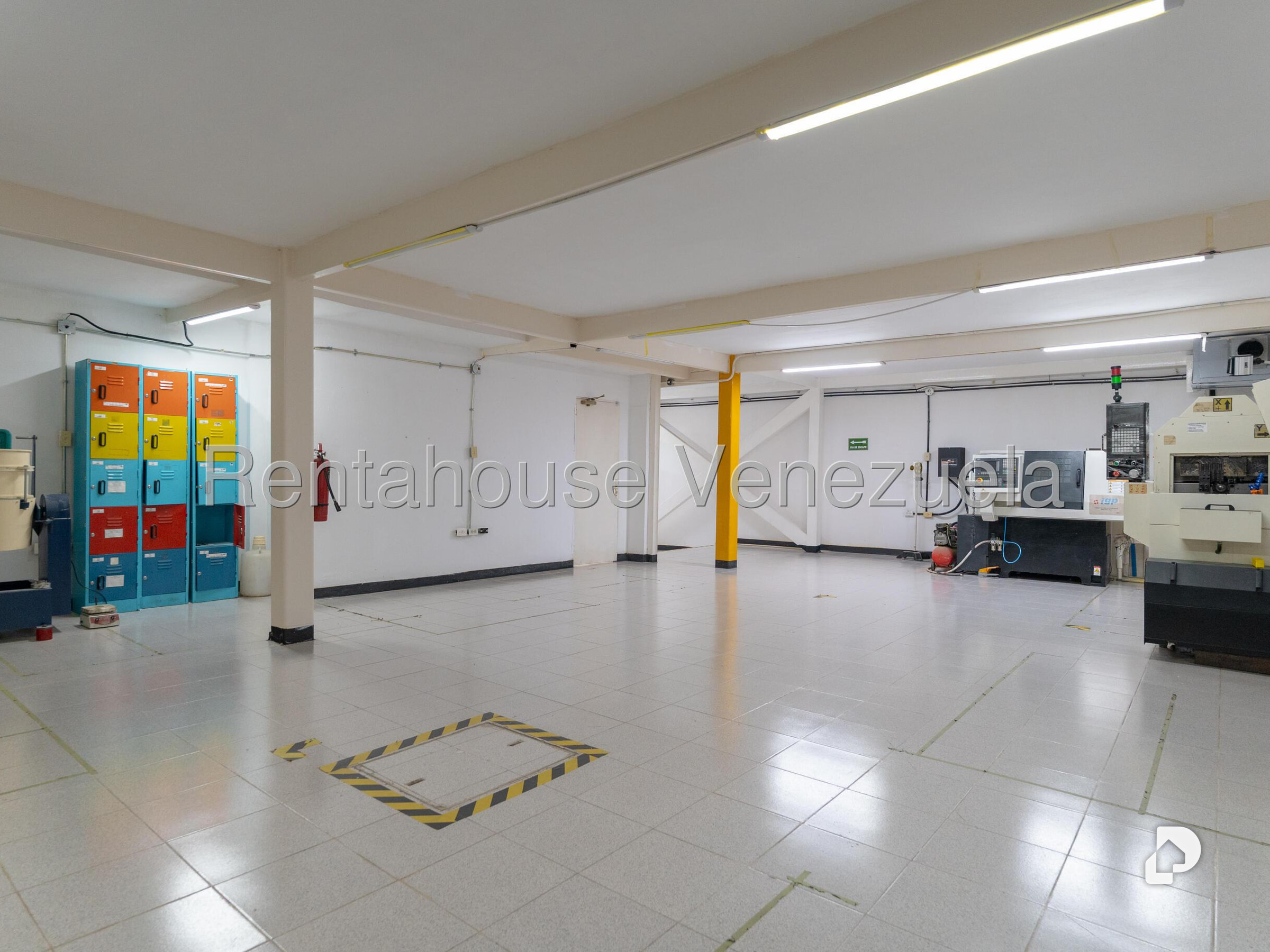 Local comercial en Chuao, Caracas – 20