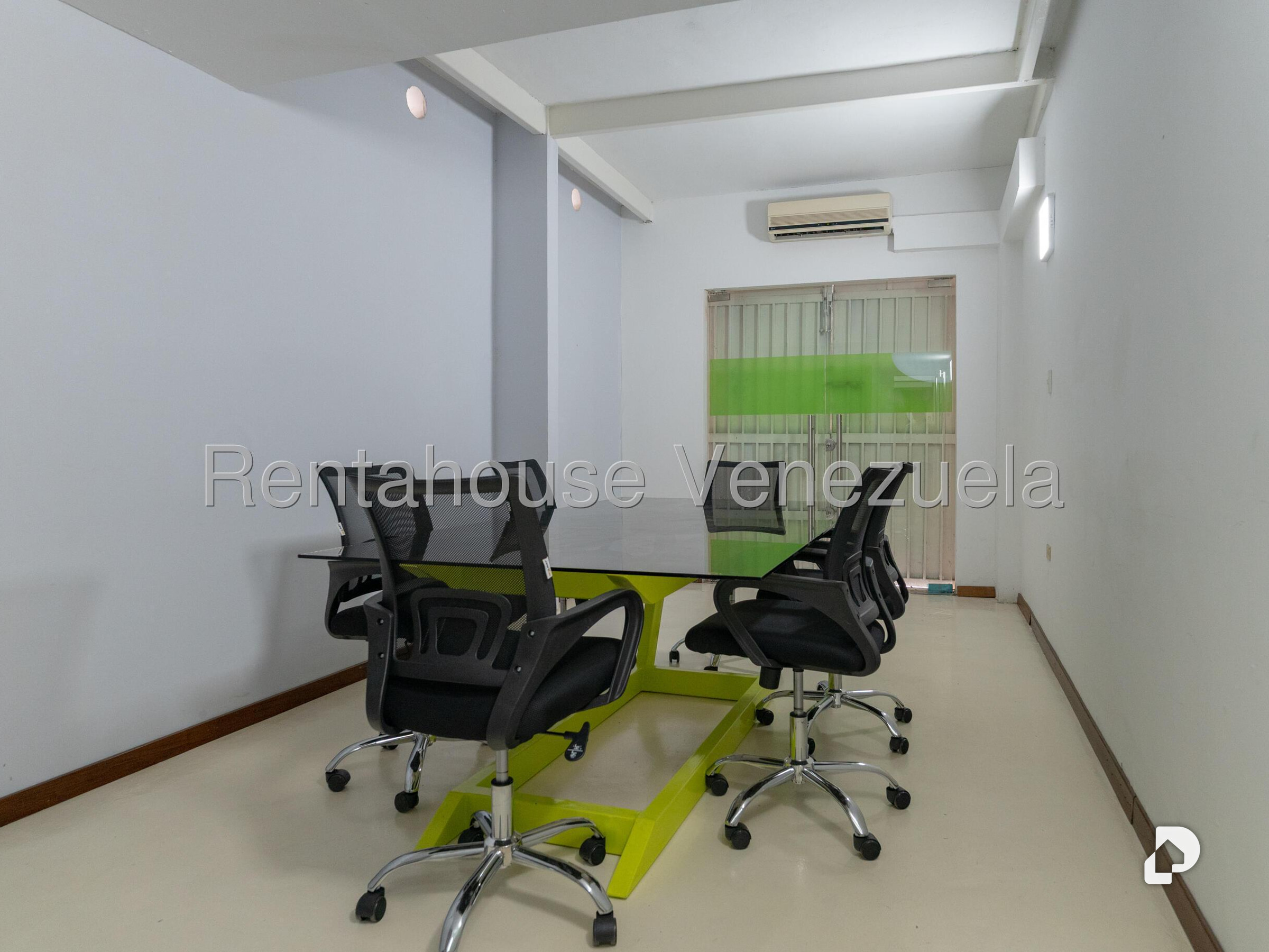 Local comercial en Chuao, Caracas – 8
