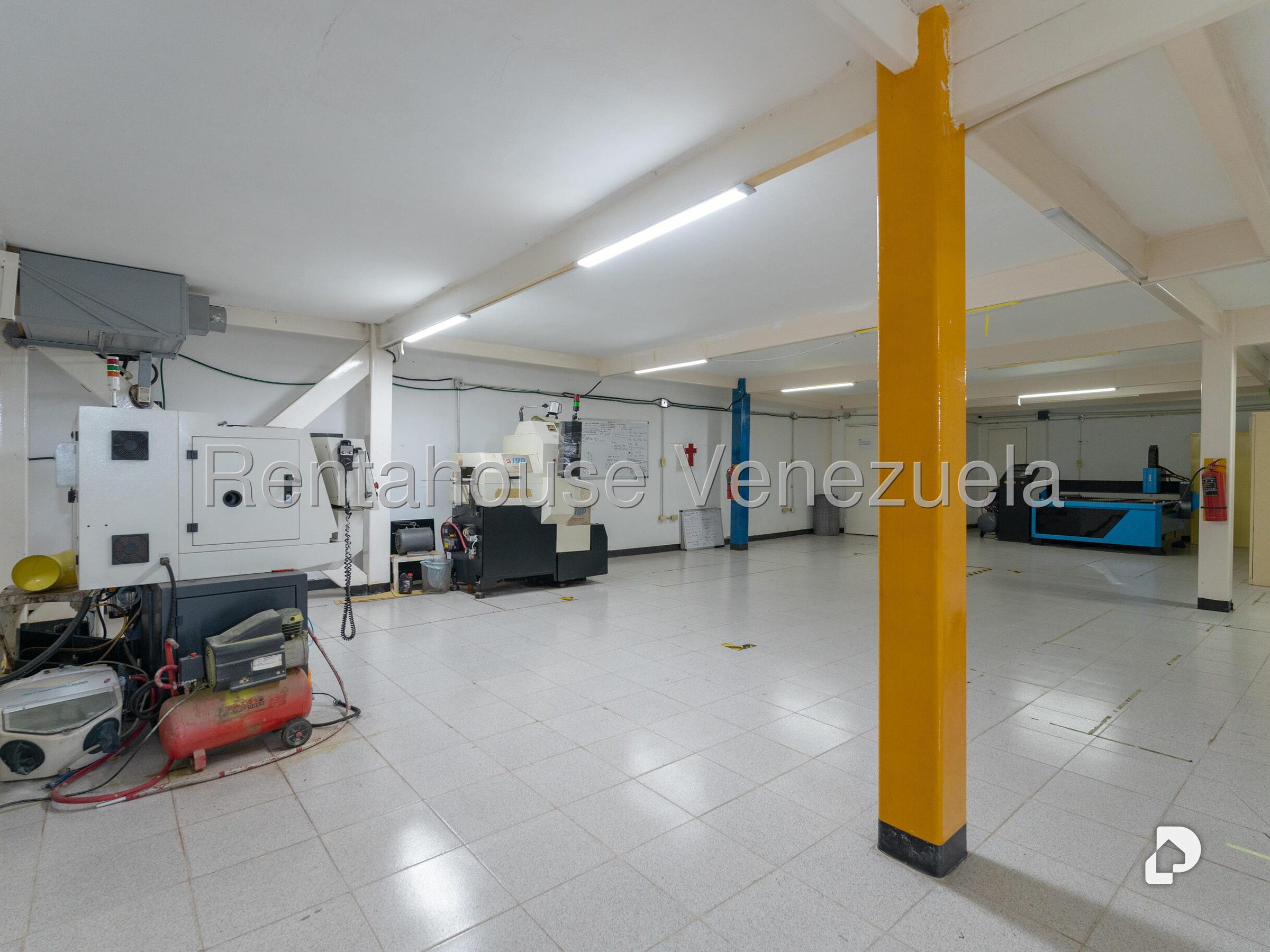 Local comercial en Chuao, Caracas – 21