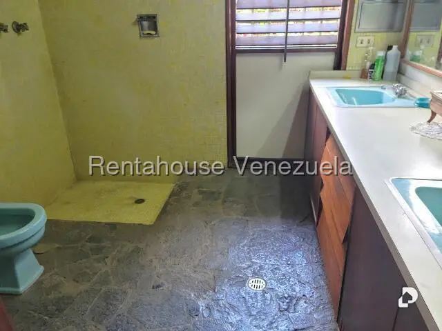 Casa en Prados del Este, Caracas – 29