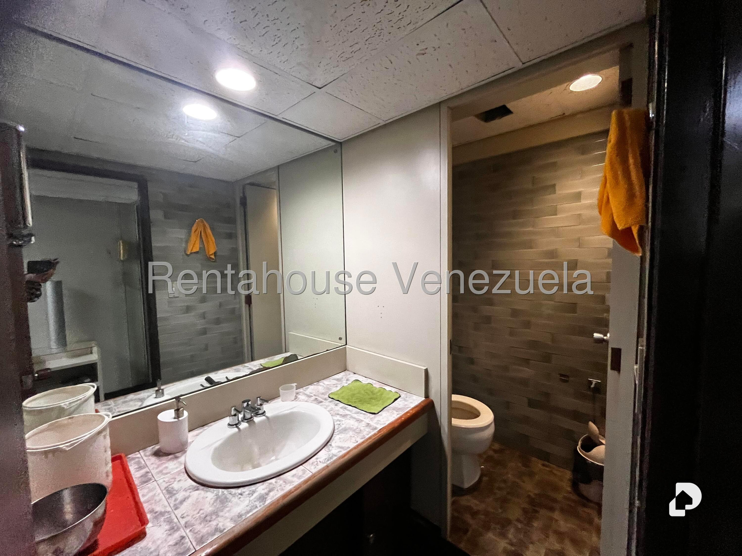Local comercial en El Llanito, Caracas – 18