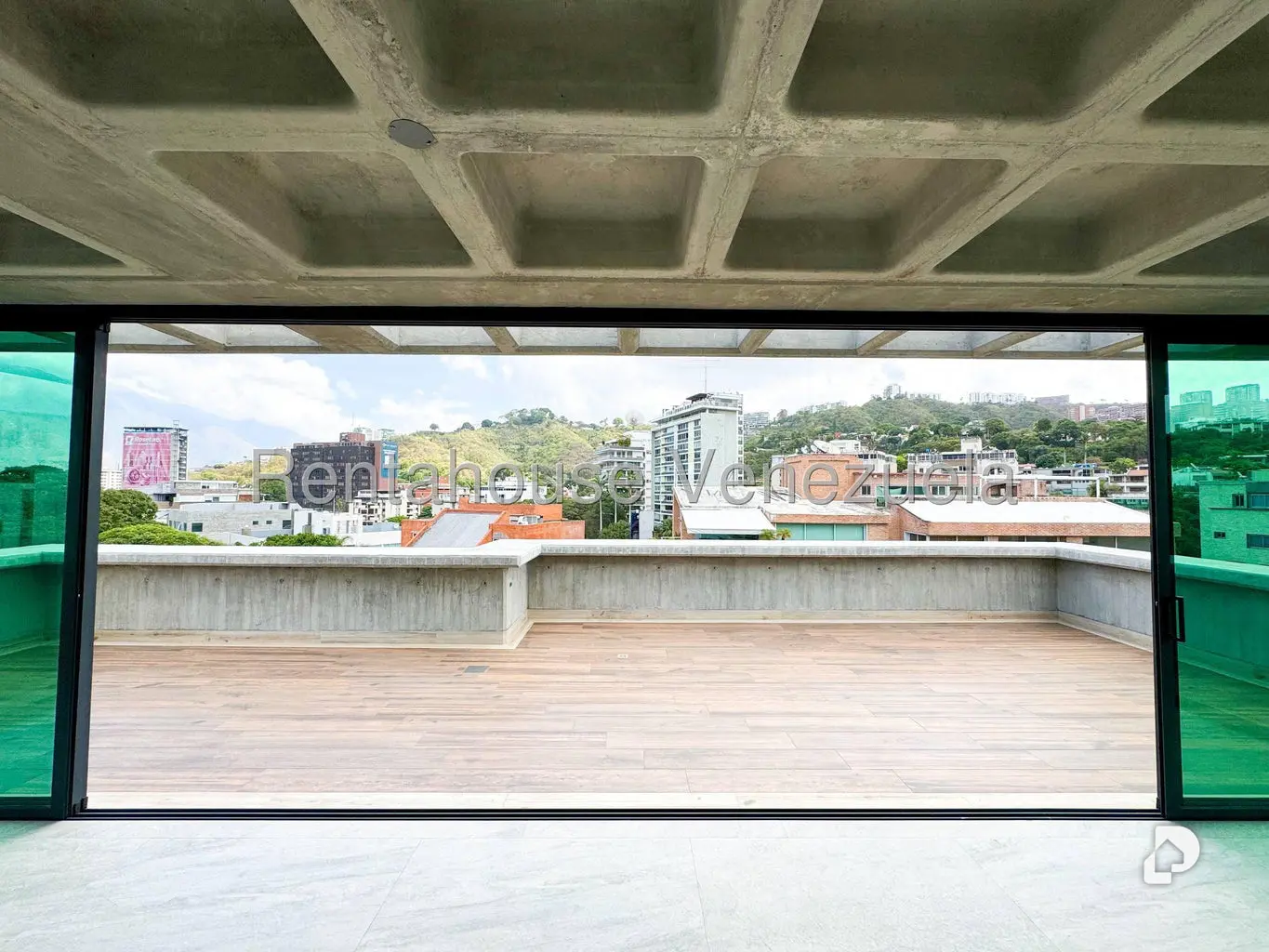 Apartamento en Los Naranjos de las Mercedes, Caracas – 15