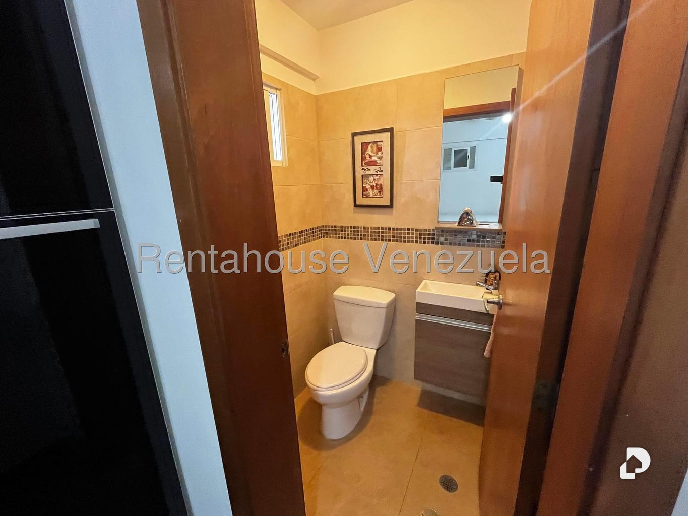 Casa en Oripoto, Caracas – 25