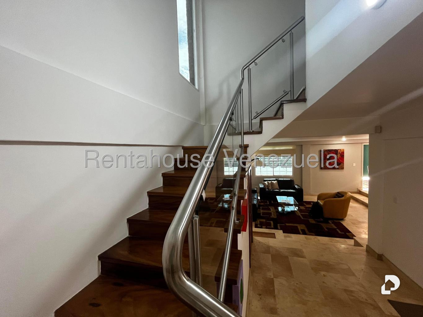 Casa en Oripoto, Caracas – 28