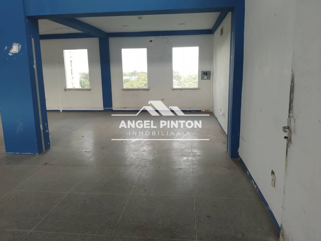 Local comercial en Acuarelas del Sol, Maracaibo - 1