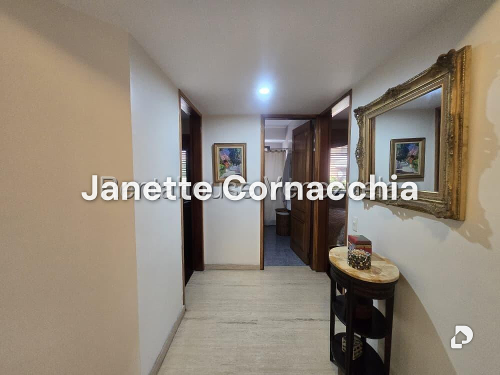 Apartment in Campo Alegre, Caracas – 23