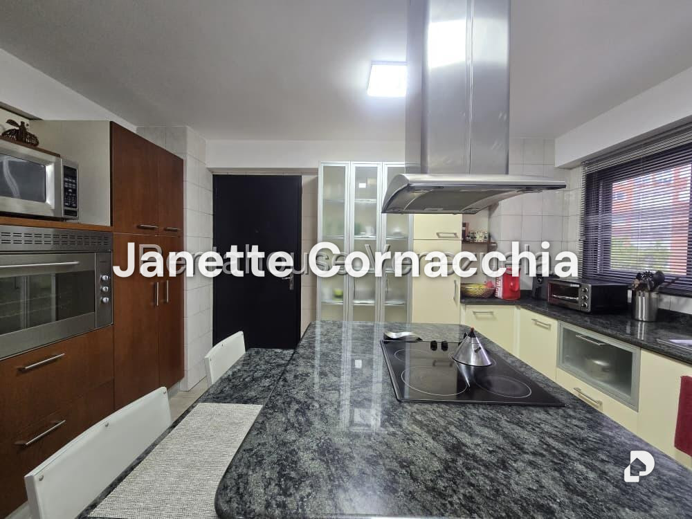 Apartment in Campo Alegre, Caracas – 14