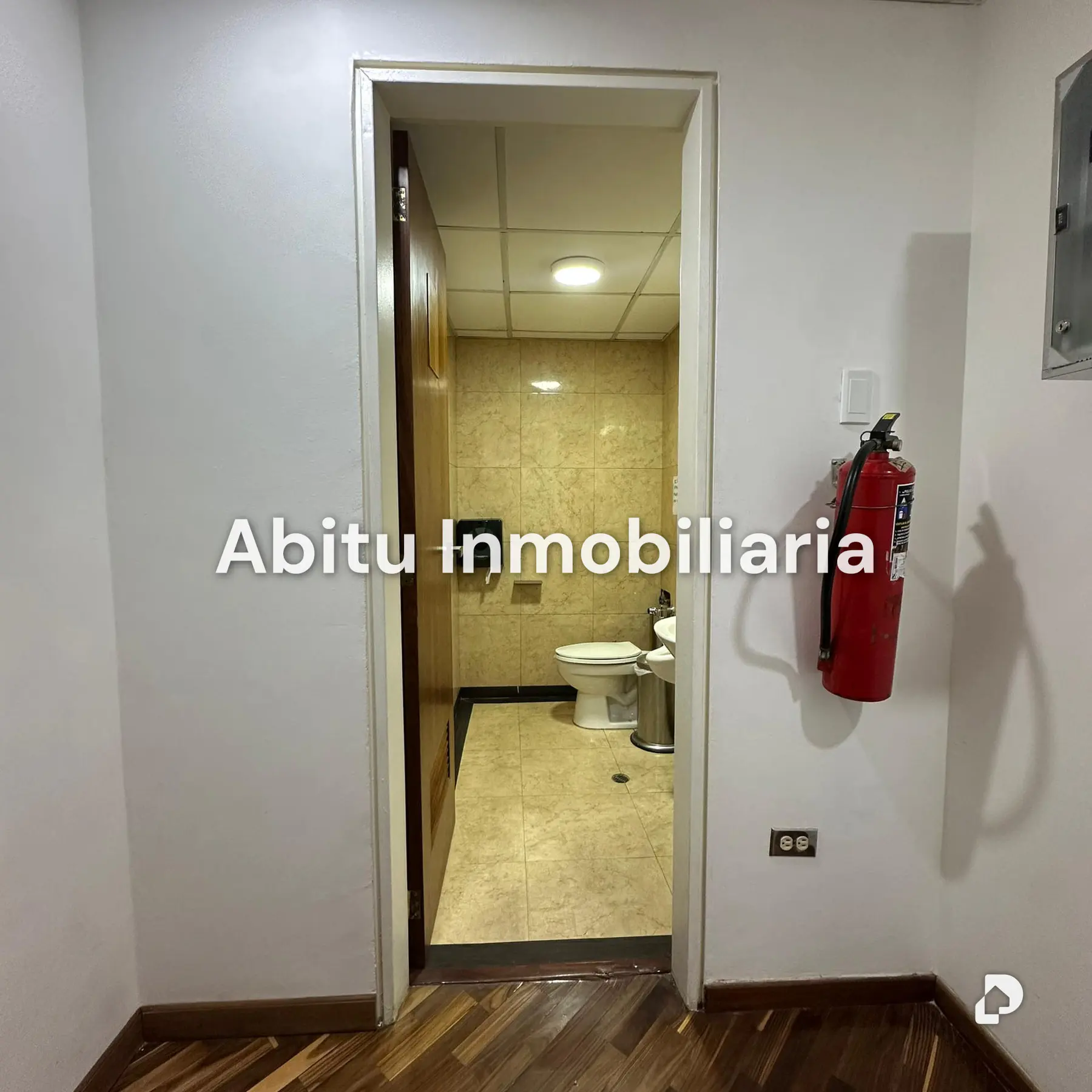 Office in Macaracuay, Caracas – 12