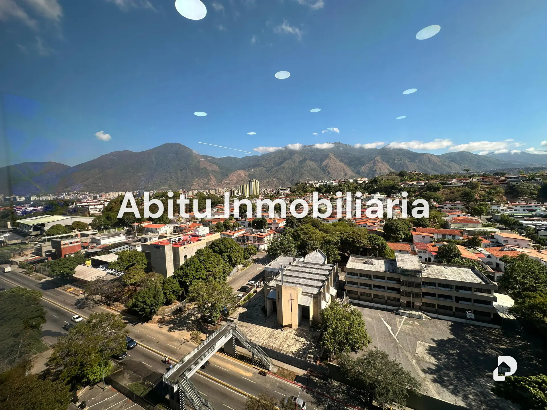 Office in Macaracuay, Caracas – 2