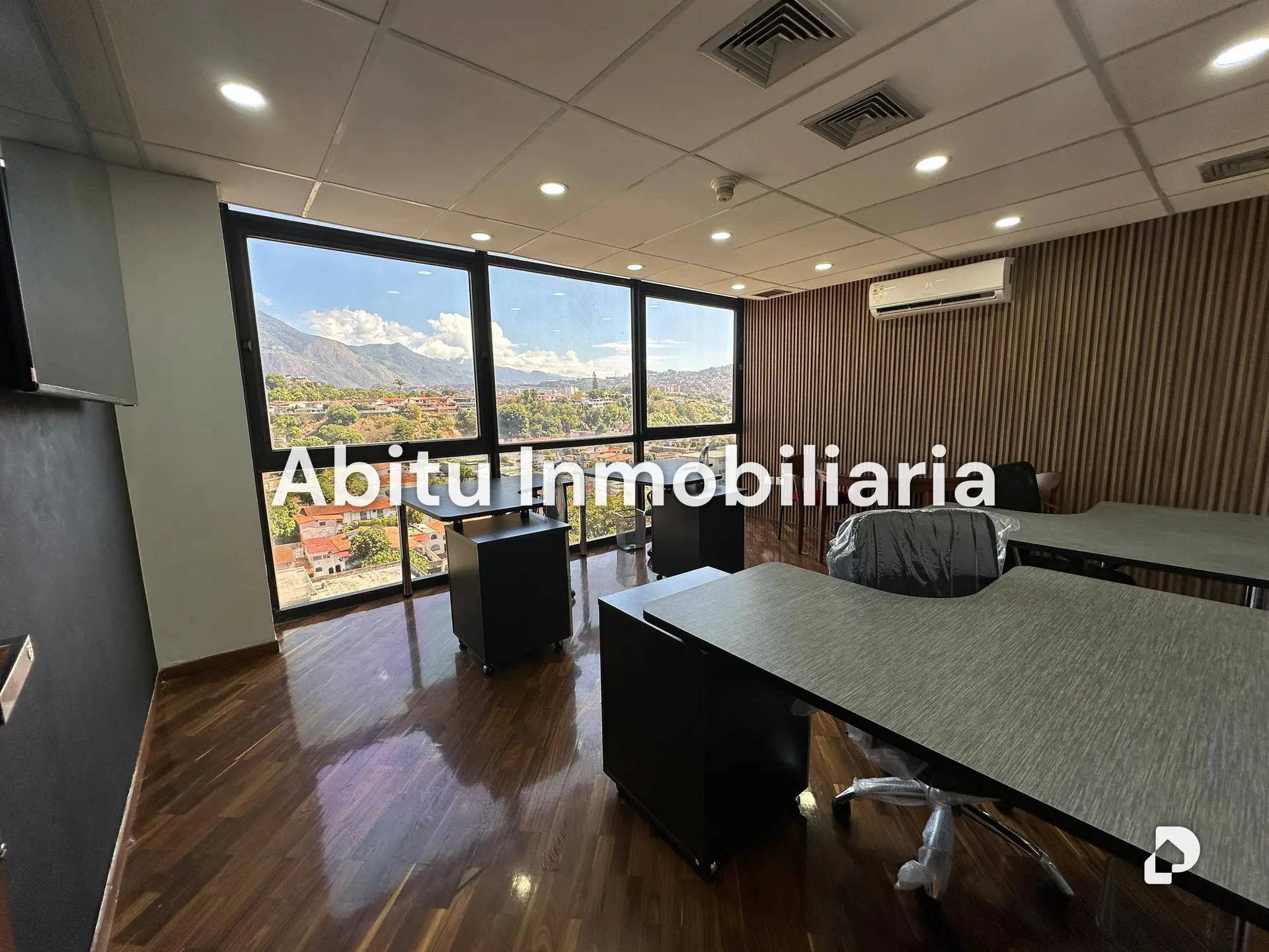 Office in Macaracuay, Caracas – 9