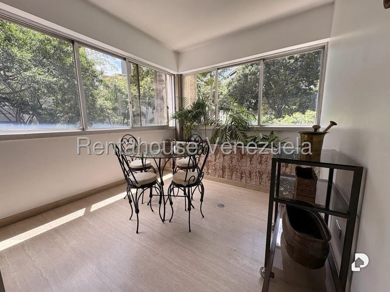 Apartamento en Altamira, Caracas – 13