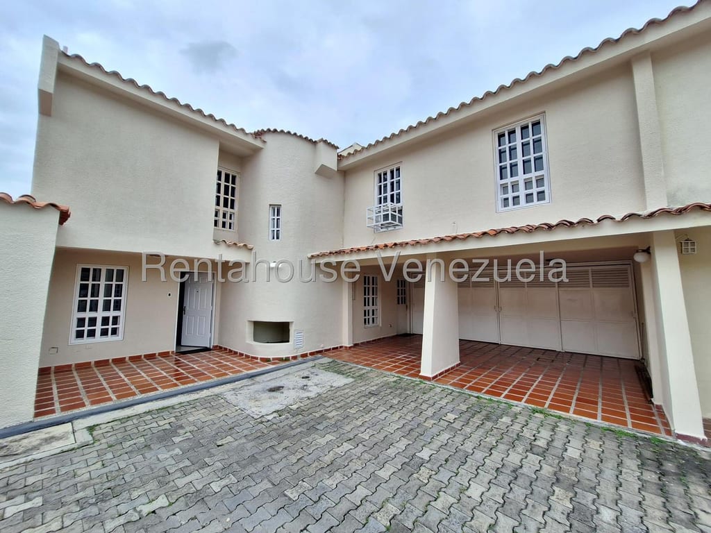 Townhouse en Mañongo, Naguanagua - 1