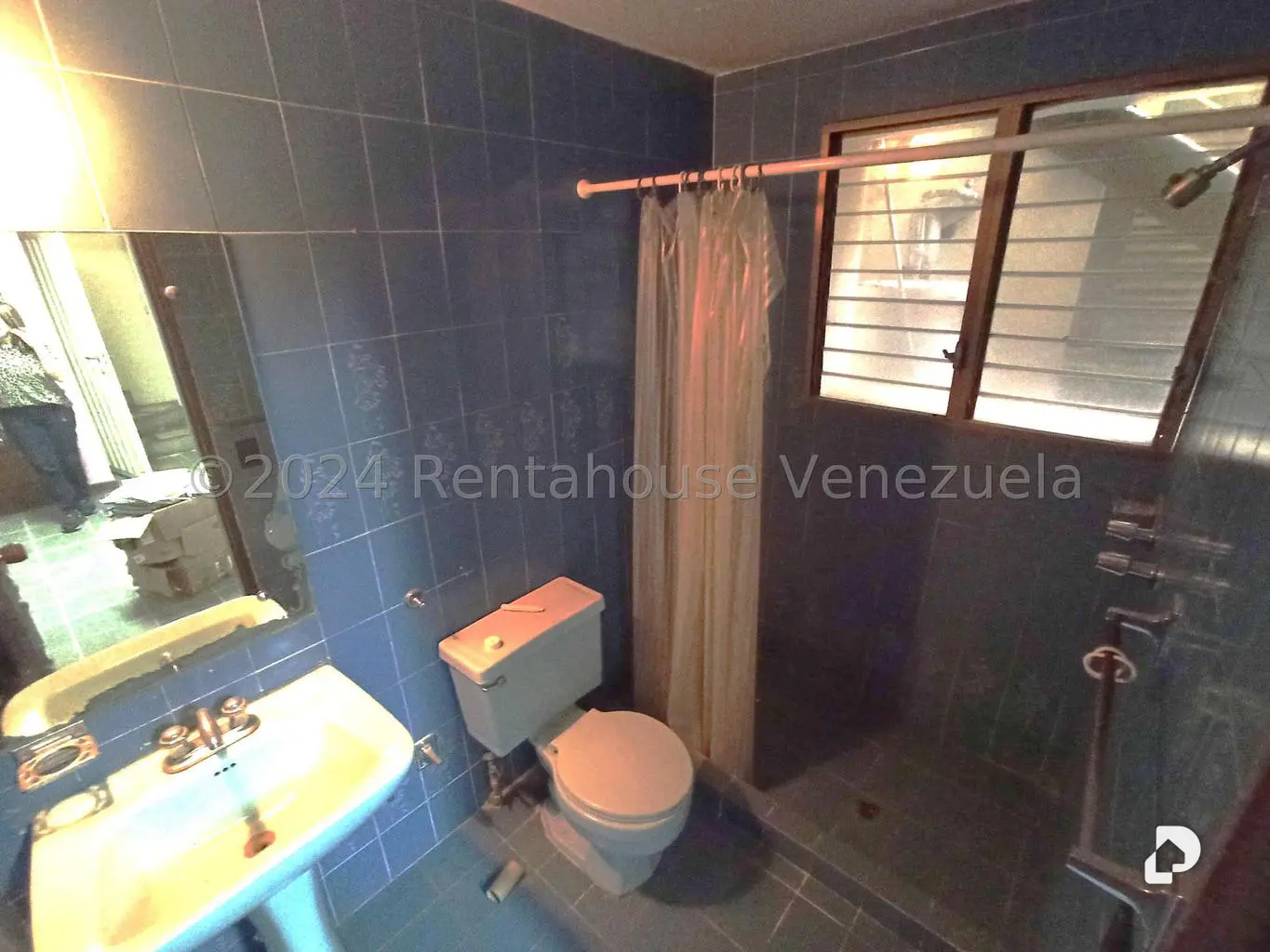 Casa en Oripoto, Caracas – 24