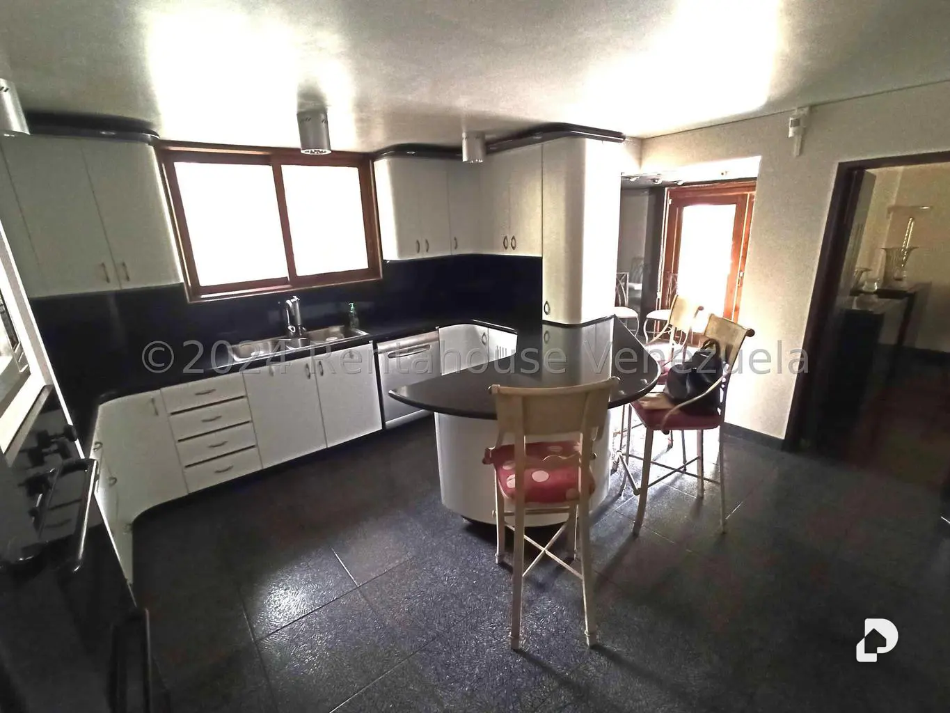 Casa en Oripoto, Caracas – 12