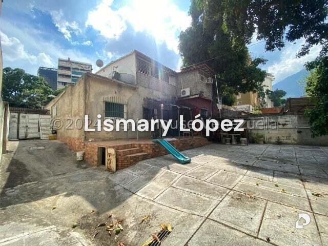 Casa en Los Palos Grandes, Caracas – 11