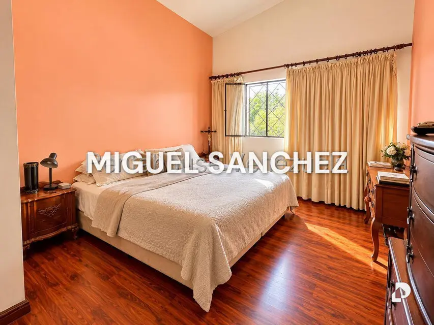 Casa en Cumbres de Curumo, Caracas – 15