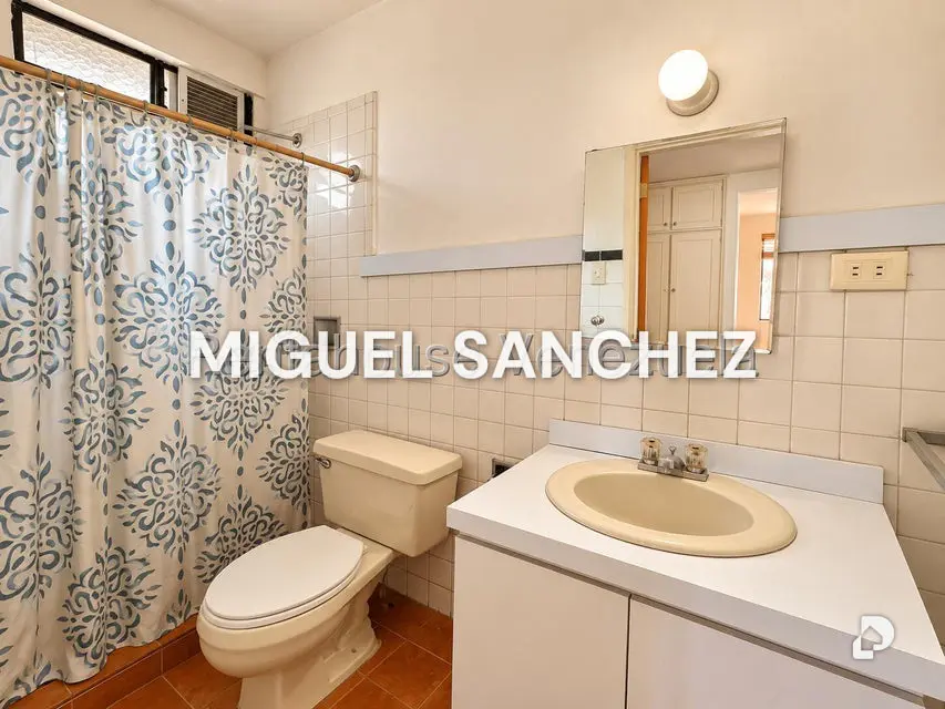Casa en Cumbres de Curumo, Caracas – 28