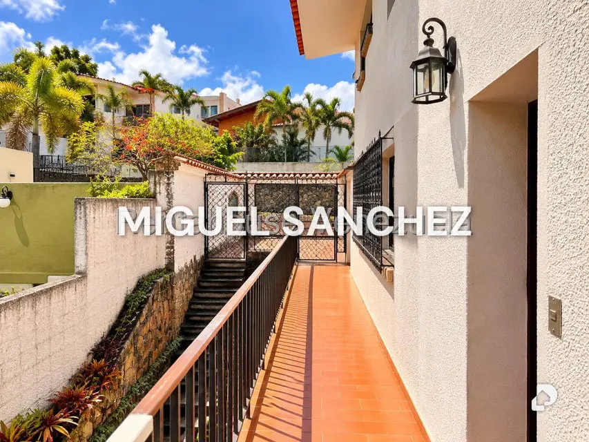 Casa en Cumbres de Curumo, Caracas – 23