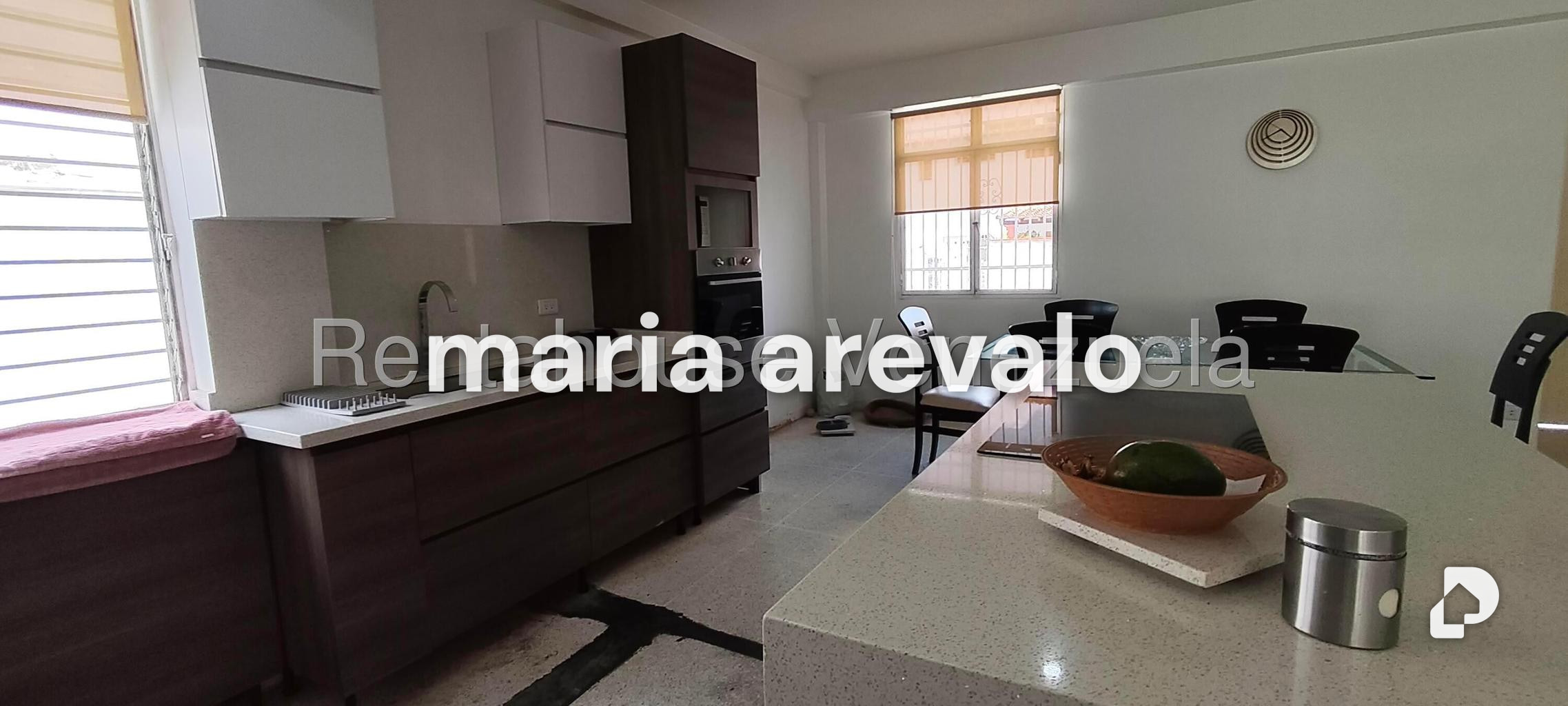 Casa en Alto Prado, Caracas – 13