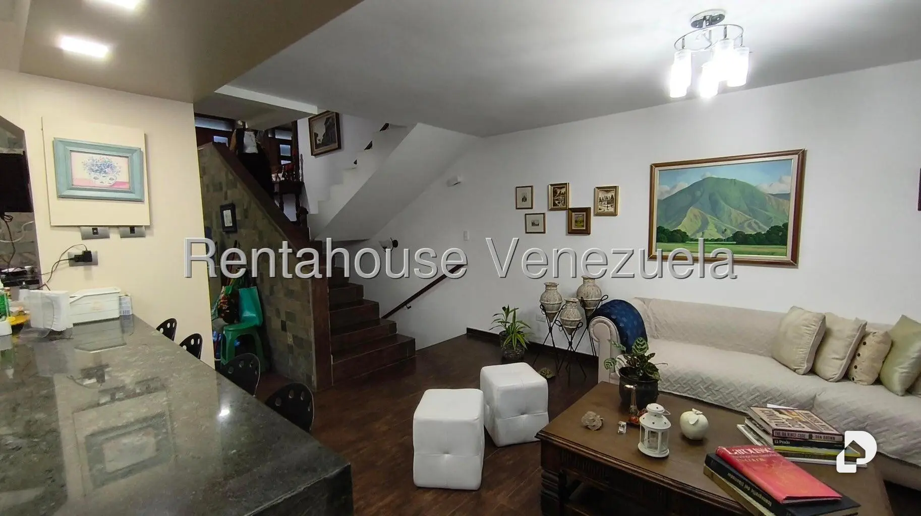 Casa en Lomas De La Trinidad, Caracas – 19