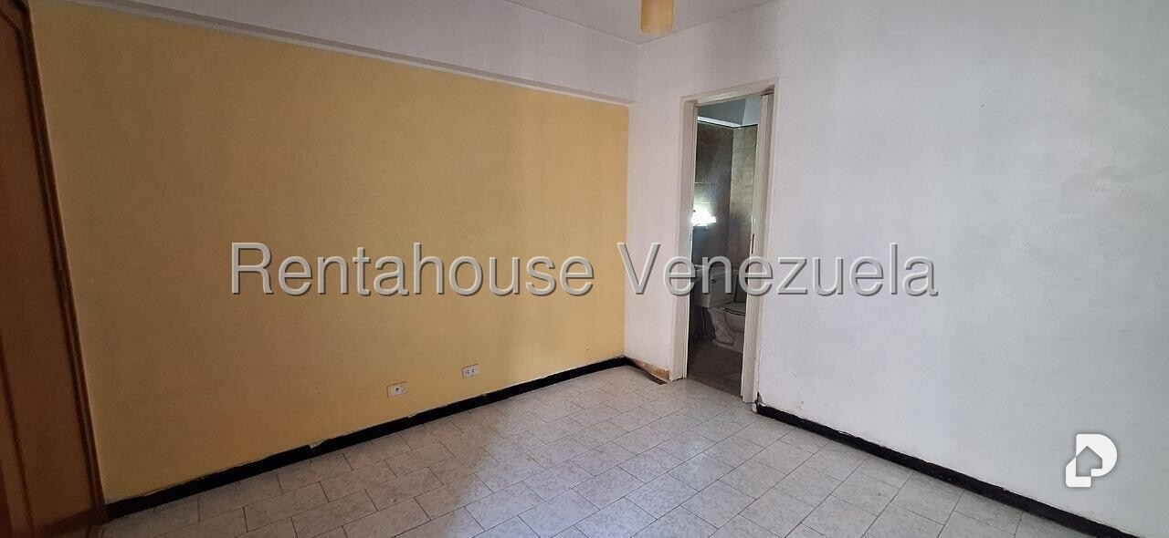 Apartamento en El Paraíso, Caracas – 13
