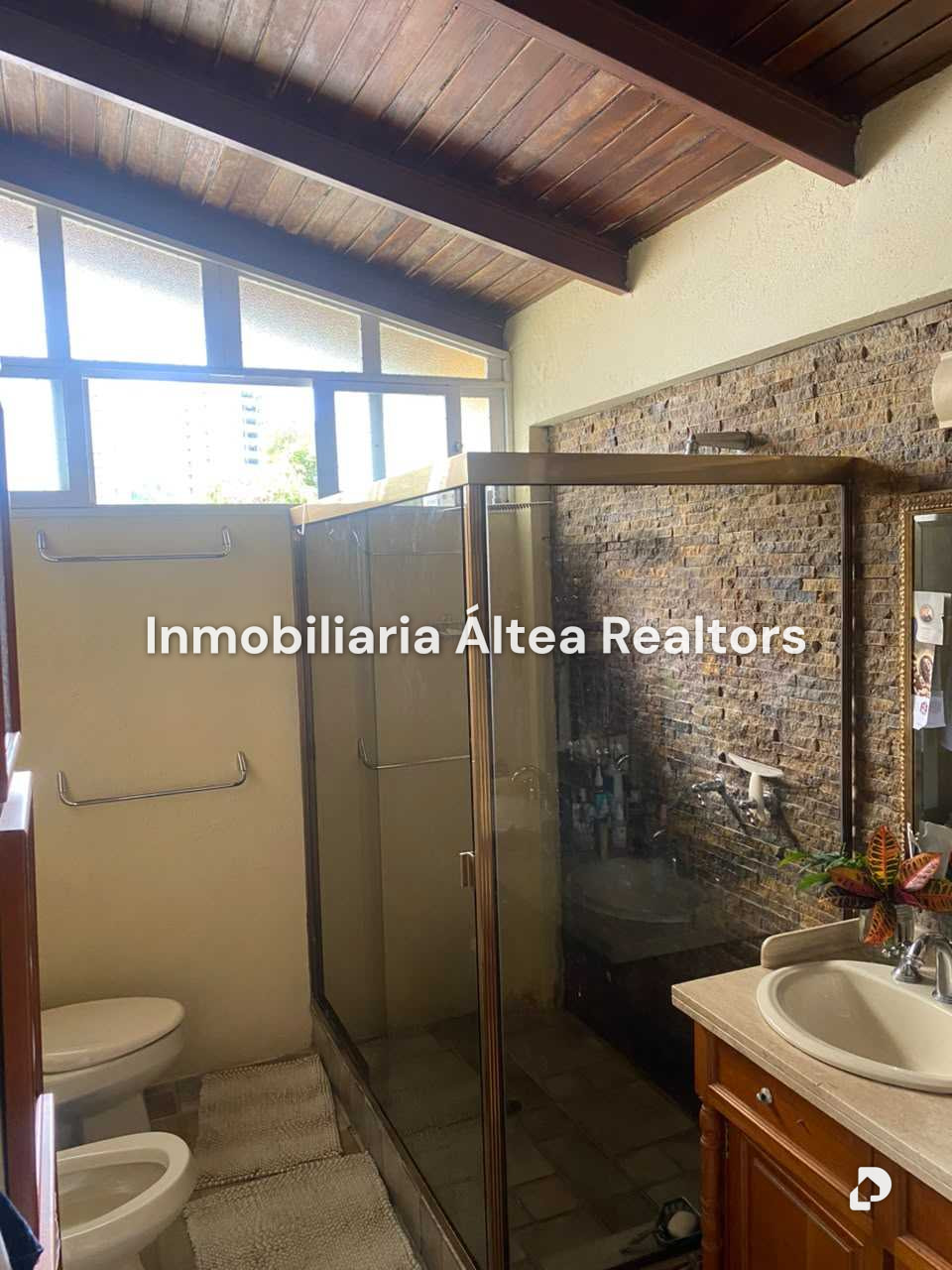 Casa en La Boyera, Caracas – 10