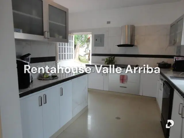 Casa en Charallavito, Caracas – 24