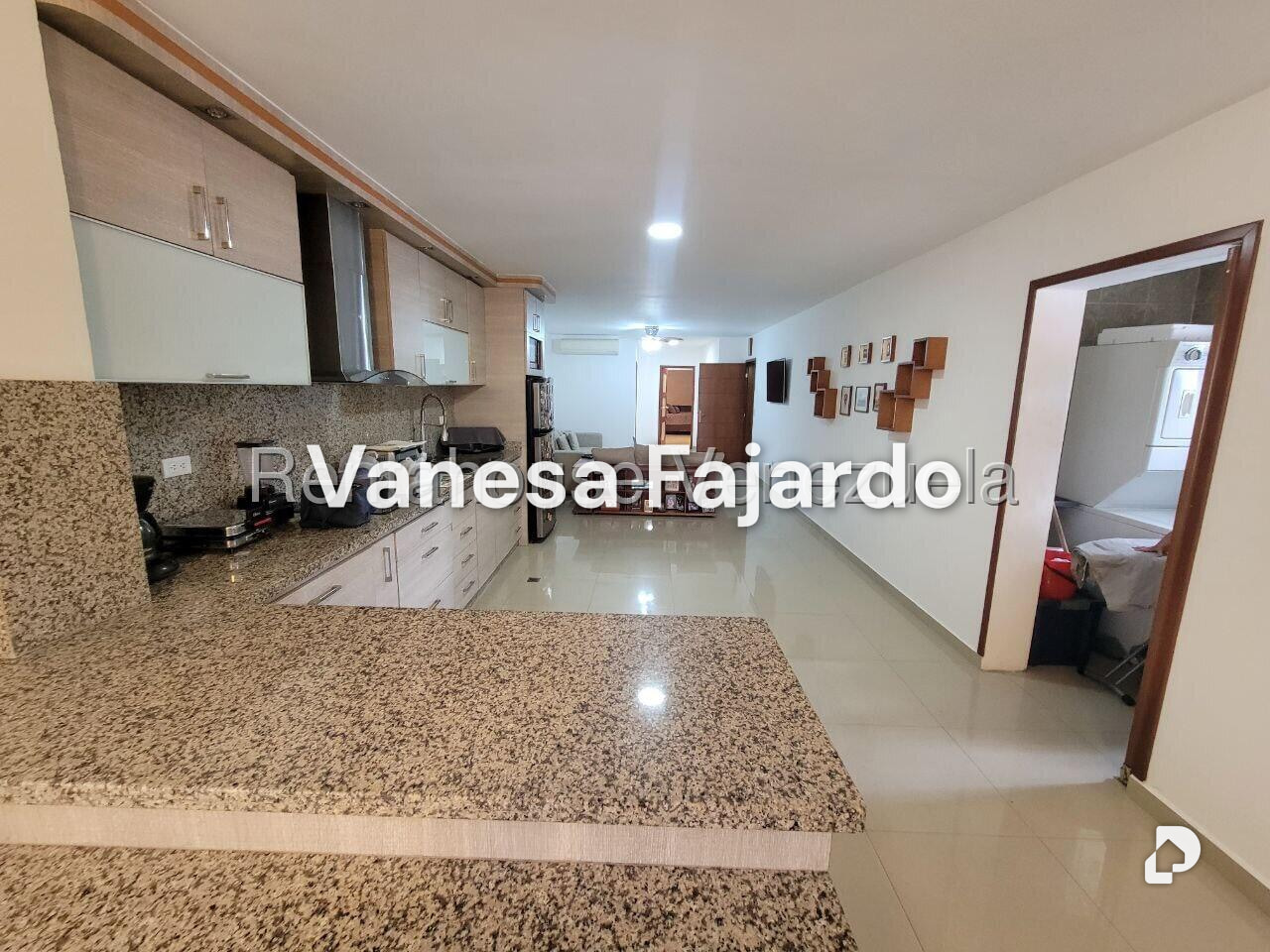 Edificio en Puente Hierro, Caracas – 23