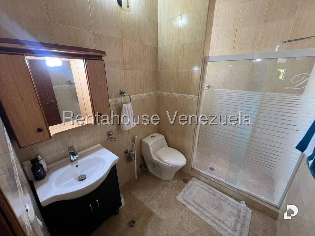 Casa en Cumbres de Curumo, Caracas – 23