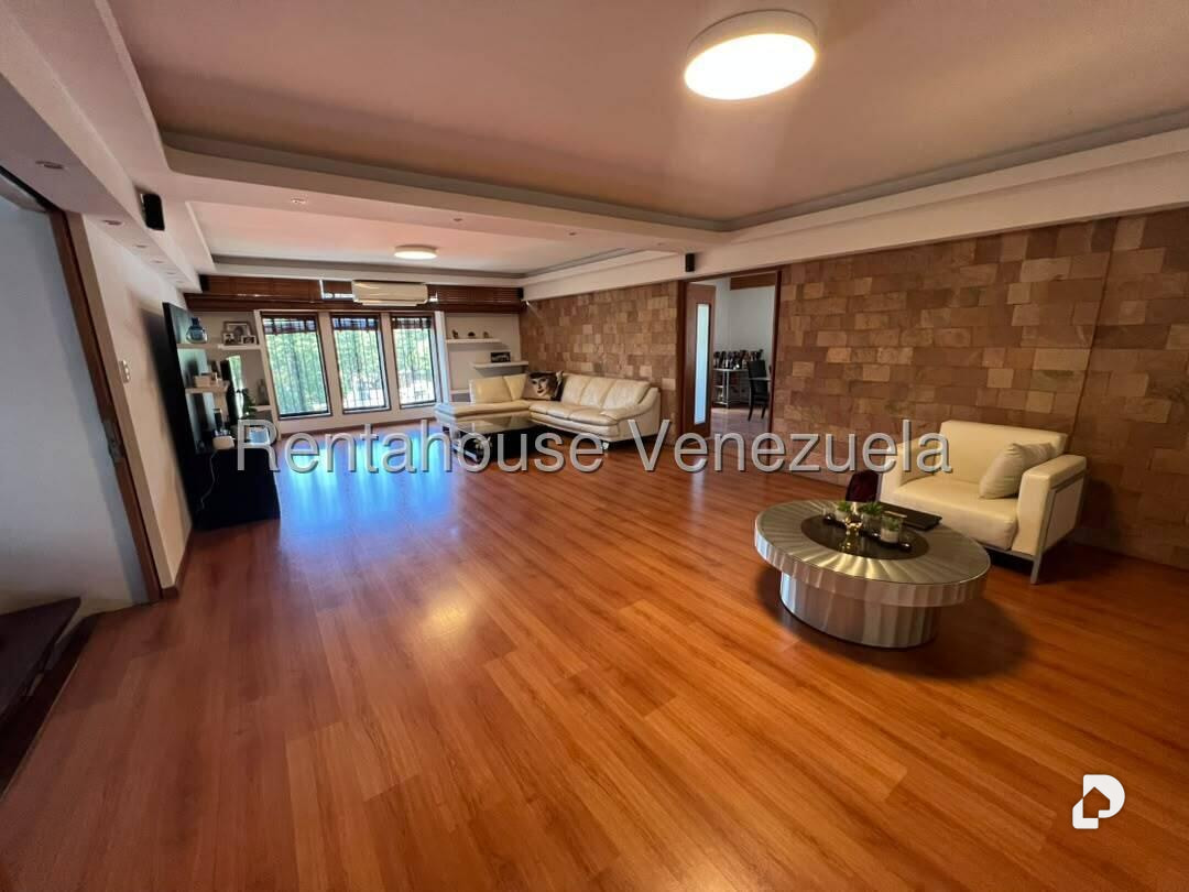 Casa en Cumbres de Curumo, Caracas – 26