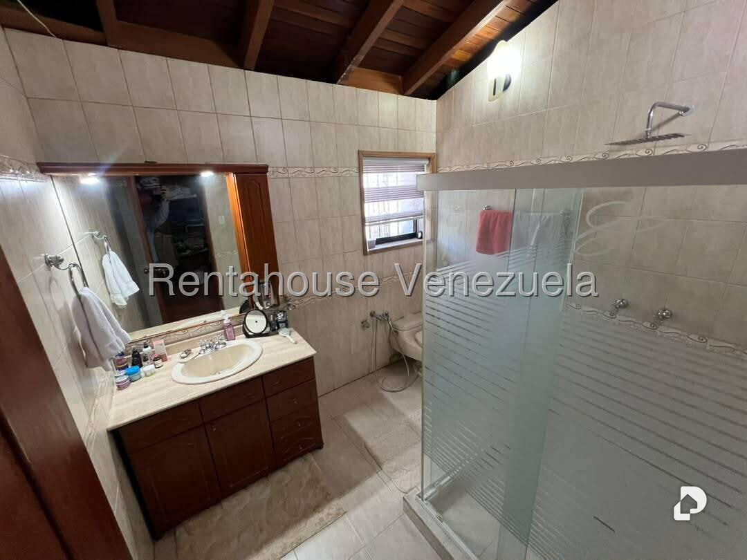 Casa en Cumbres de Curumo, Caracas – 17