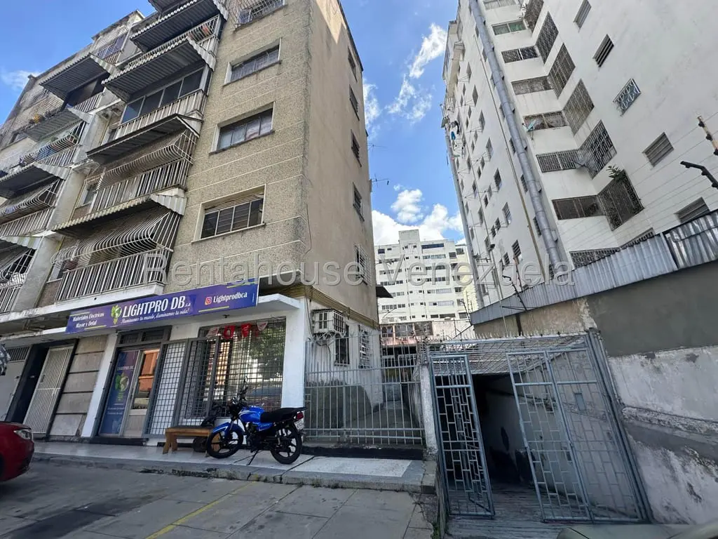 Local comercial en Los Caobos, Caracas - 1
