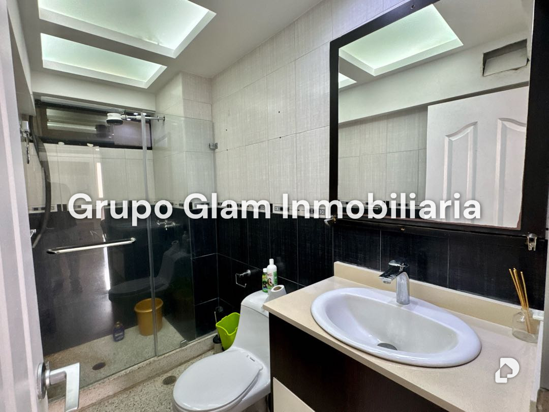 Apartamento en Los Palos Grandes, Caracas – 16