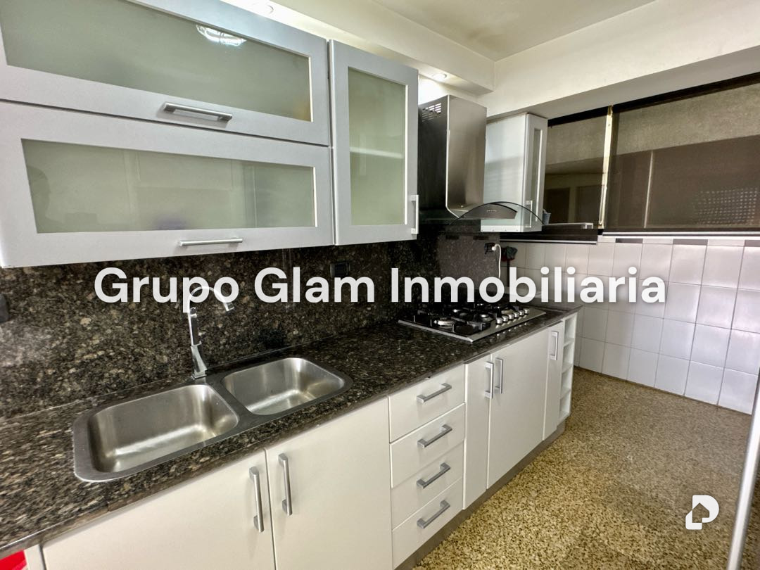 Apartamento en Los Palos Grandes, Caracas – 10