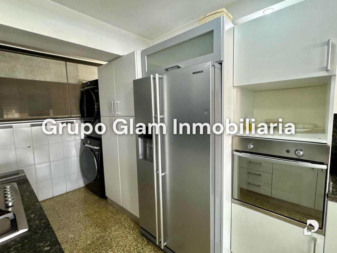 Apartamento en Los Palos Grandes, Caracas – 11
