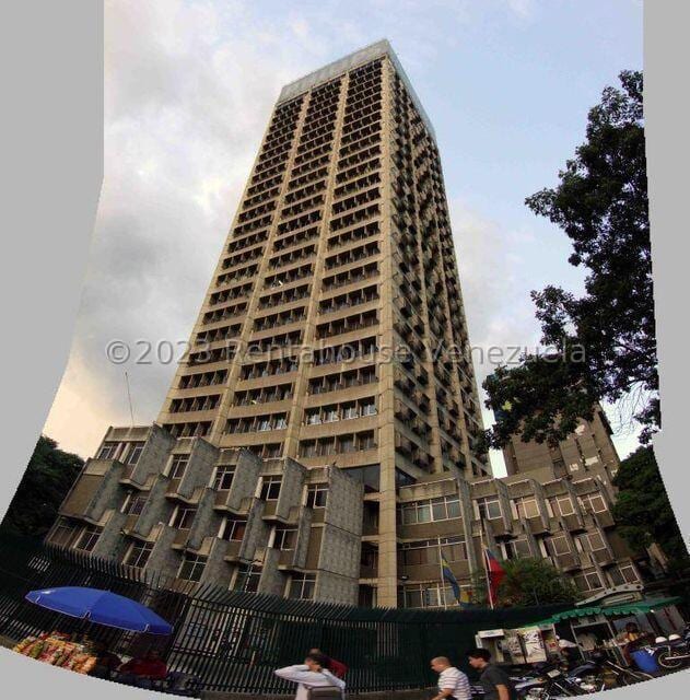 Local comercial en Los Caobos, Caracas - 1