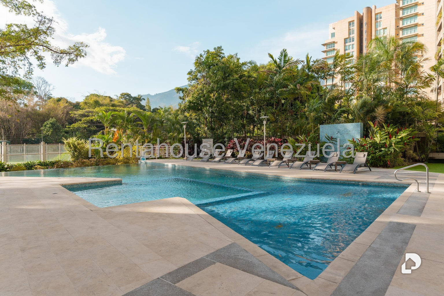 Apartamento en Campo Alegre, Caracas – 28