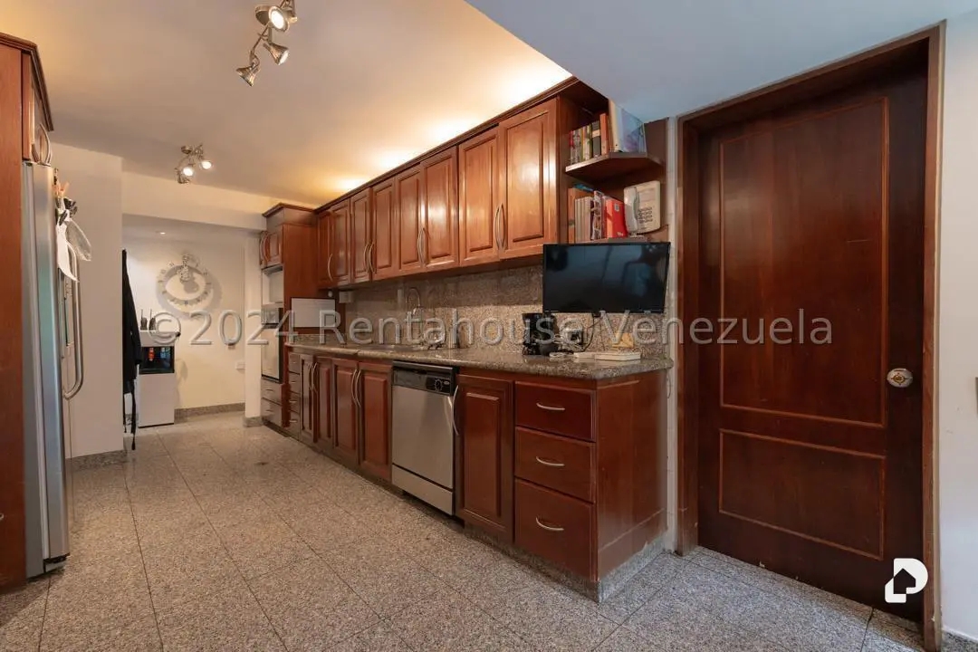 Apartamento en Lomas de La Lagunita, Caracas – 22