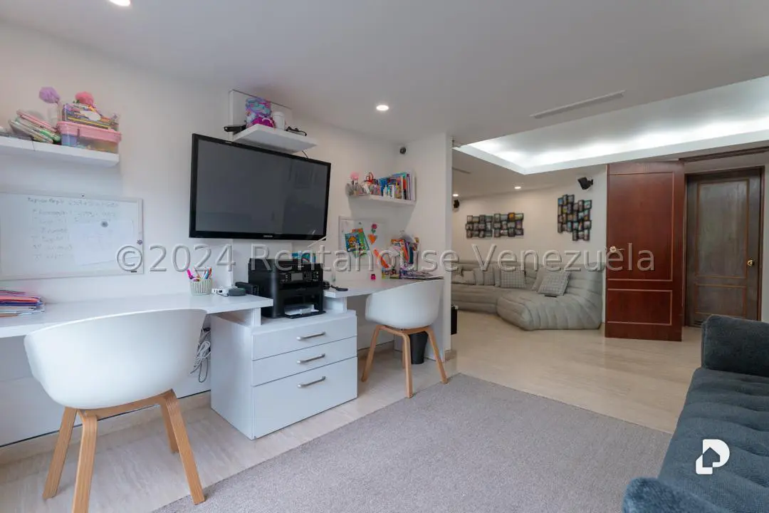 Apartamento en Lomas de La Lagunita, Caracas – 26