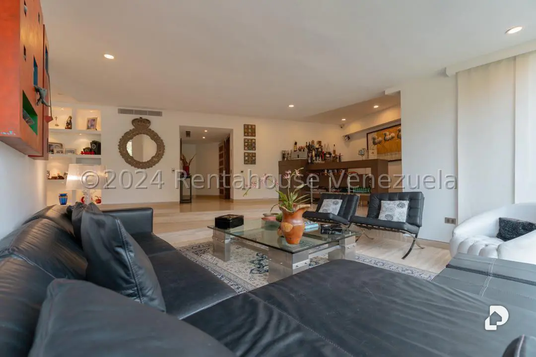 Apartamento en Lomas de La Lagunita, Caracas – 16