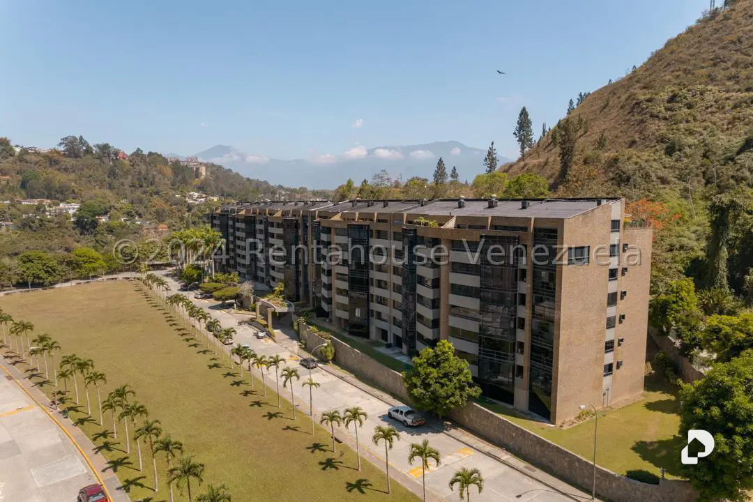 Apartamento en Lomas de La Lagunita, Caracas – 2