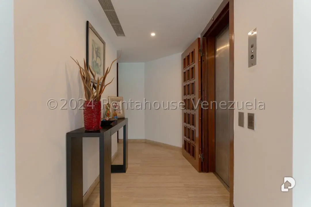 Apartamento en Lomas de La Lagunita, Caracas – 11