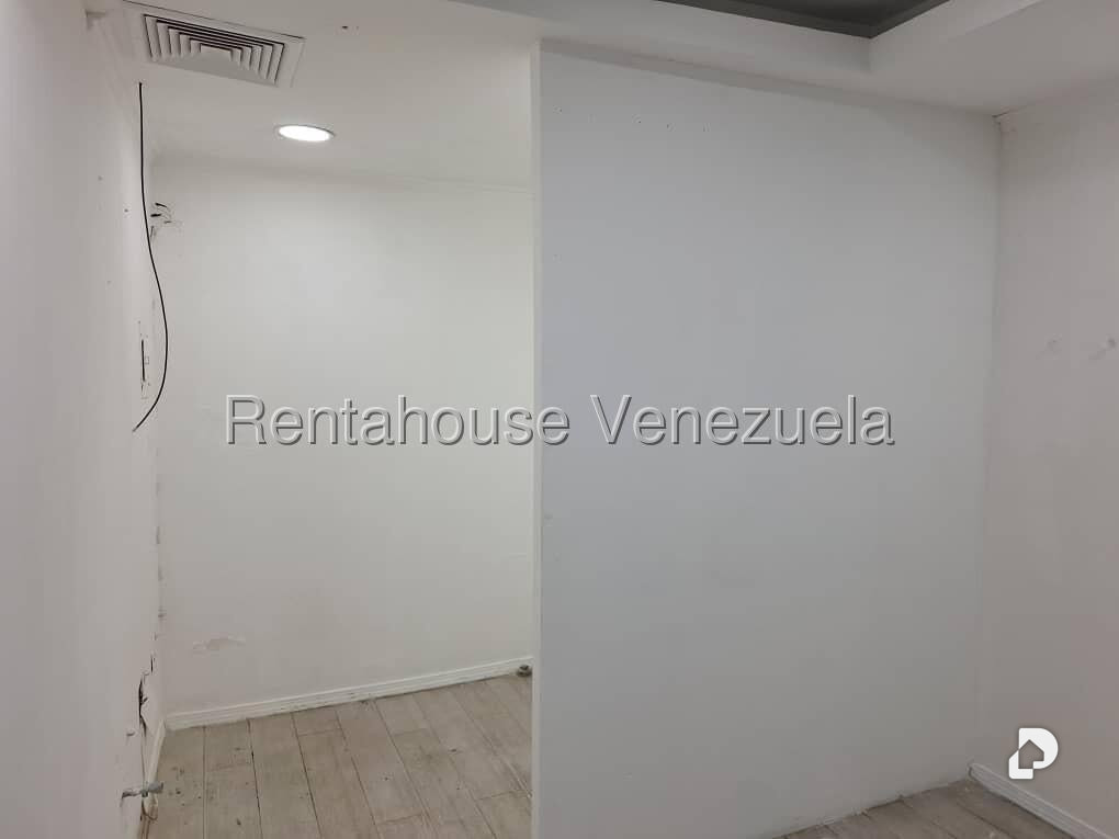 Local comercial en La Castellana, Caracas – 12