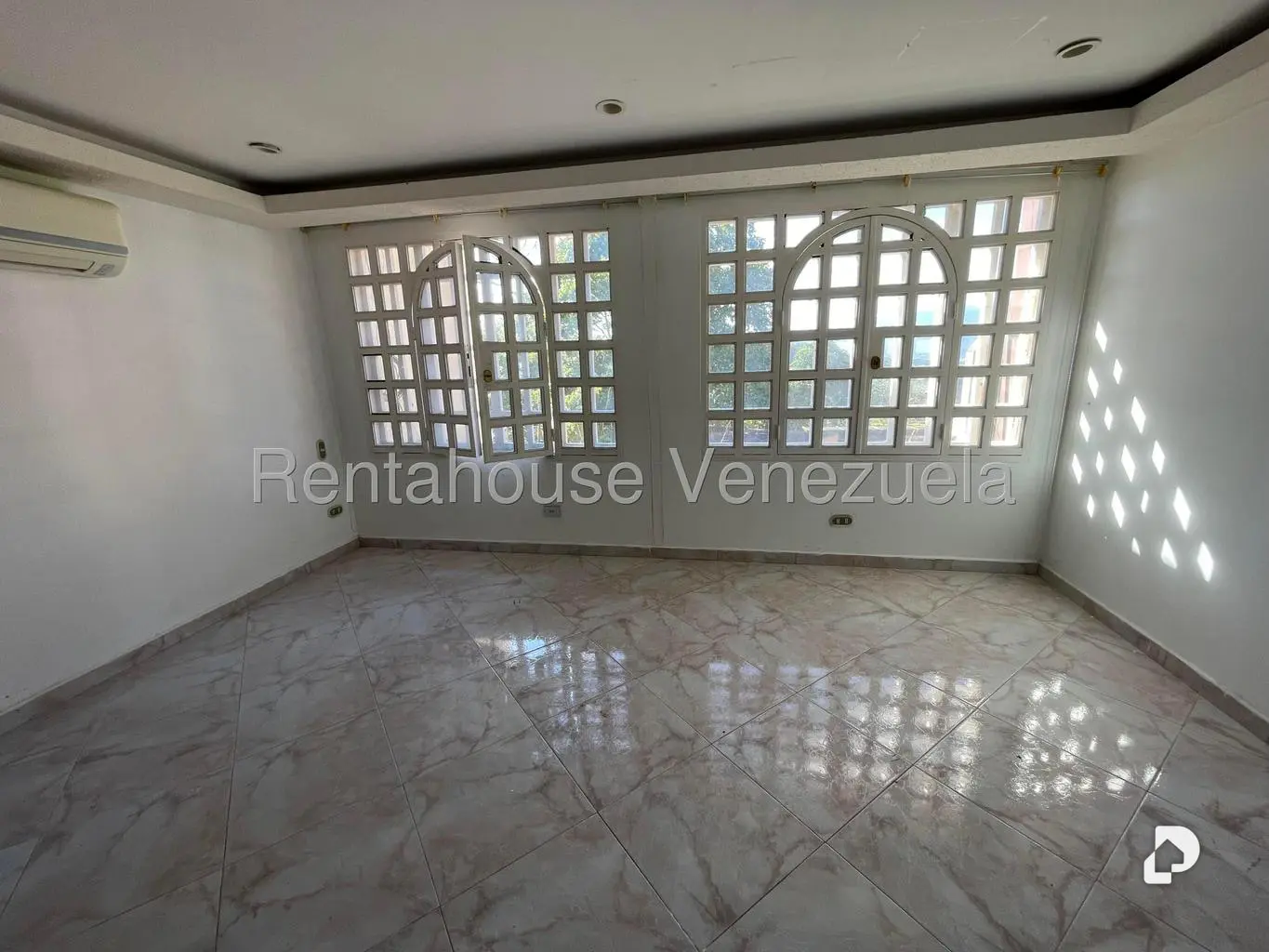 Casa en Los Naranjos (del Cafetal), Caracas – 28