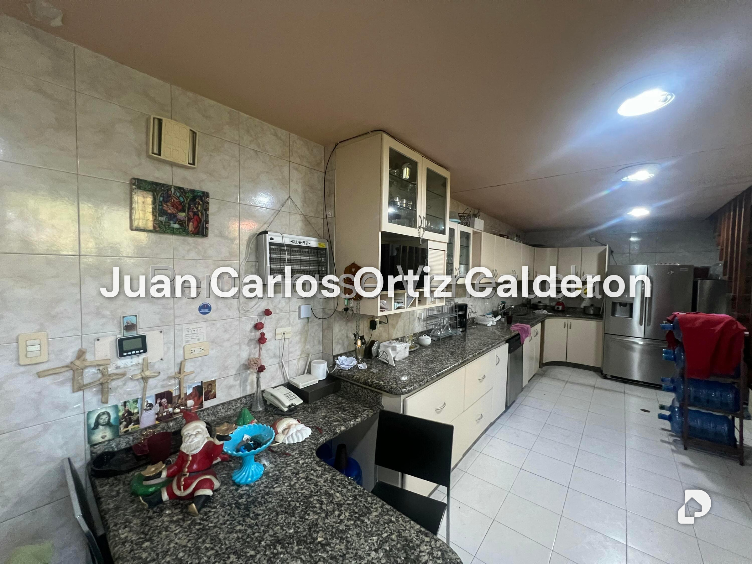 Casa en Los Geranios, Caracas – 14
