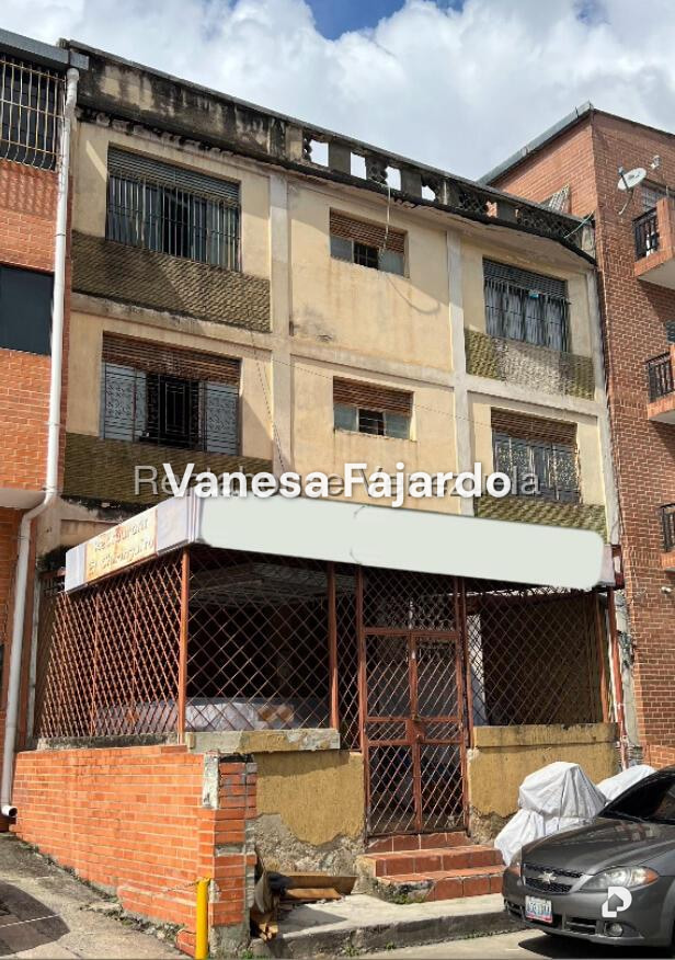 Edificio en Boleíta Sur, Caracas – 17