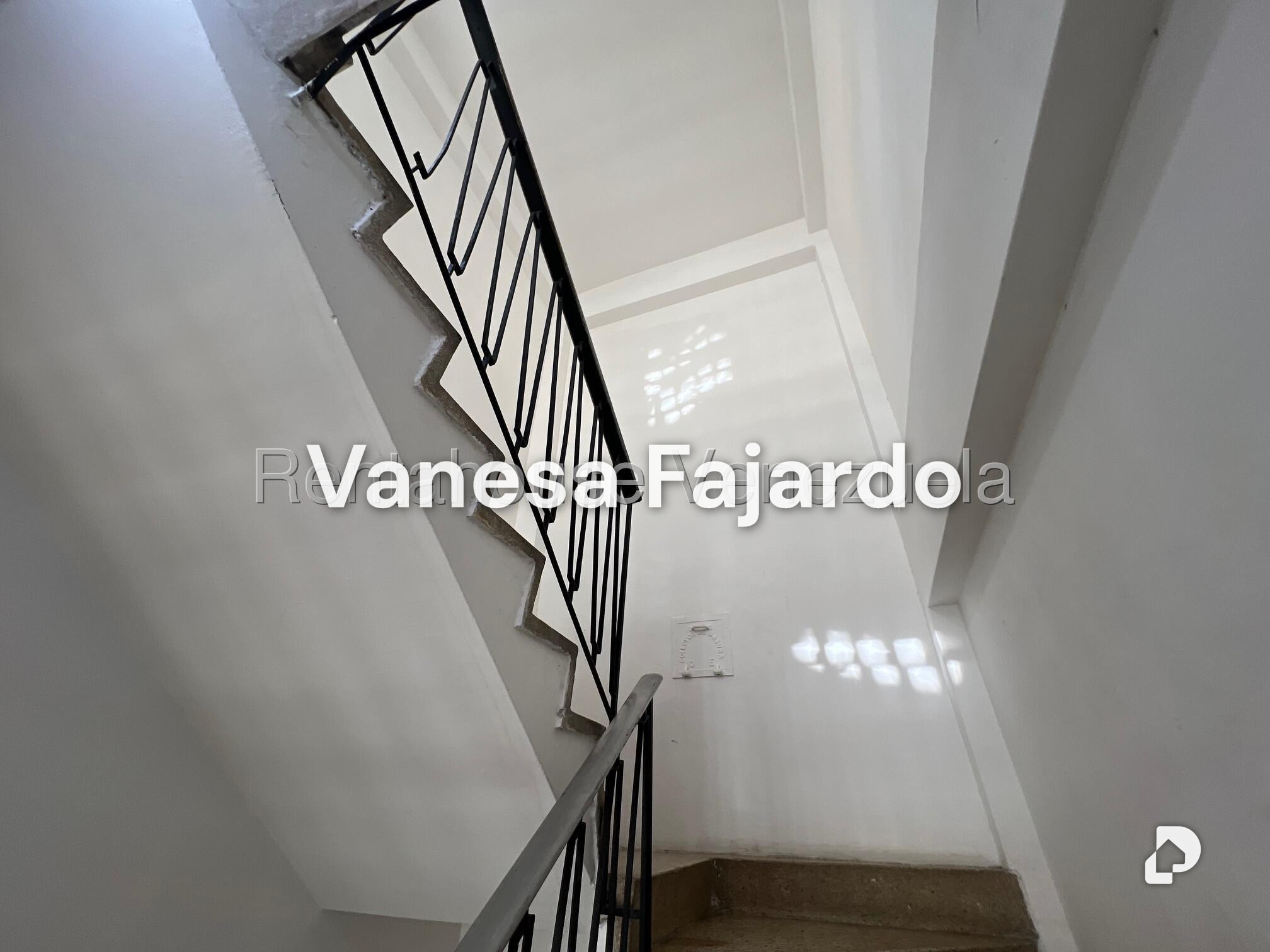 Edificio en Boleíta Sur, Caracas – 15