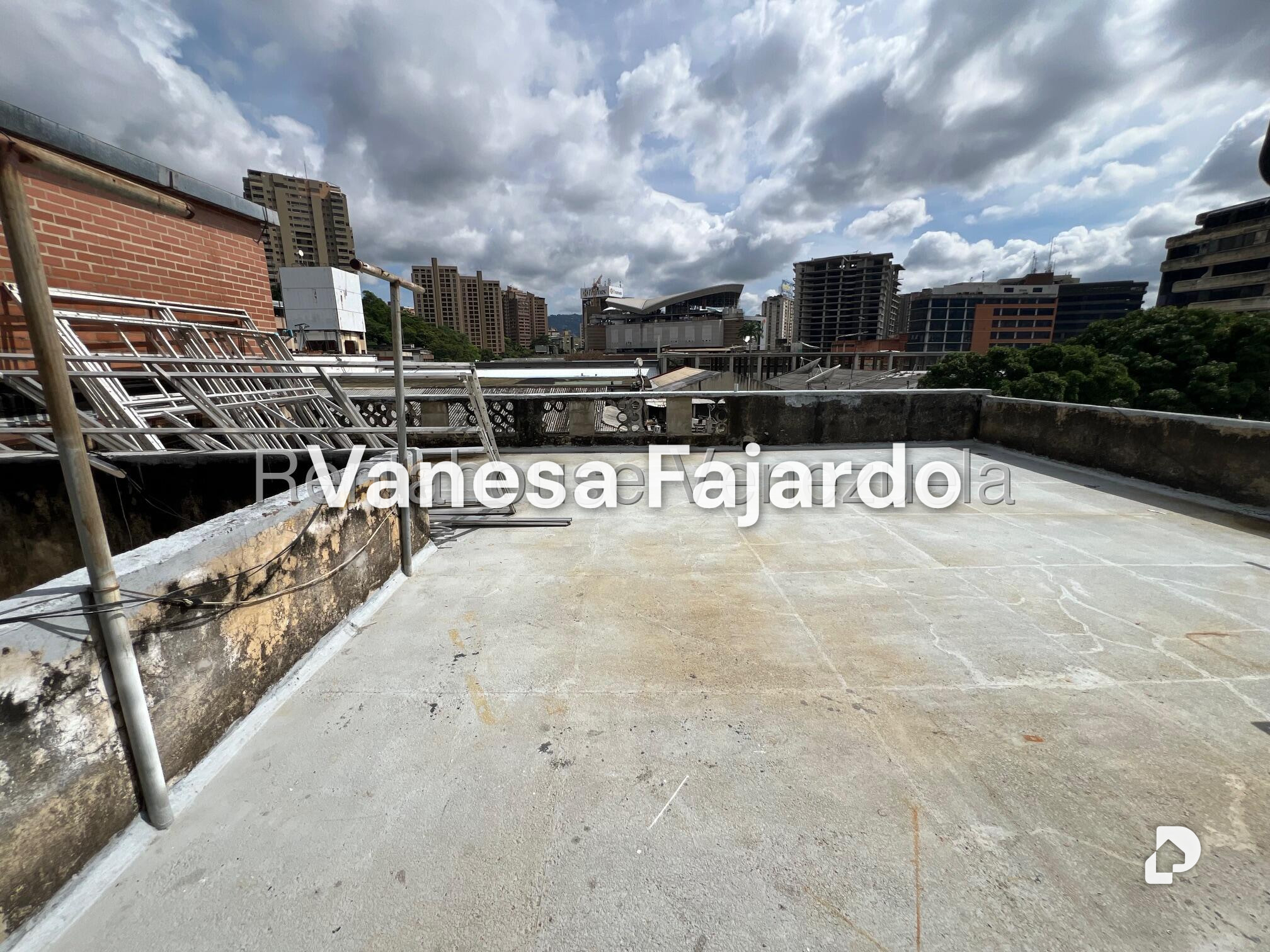 Edificio en Boleíta Sur, Caracas – 13